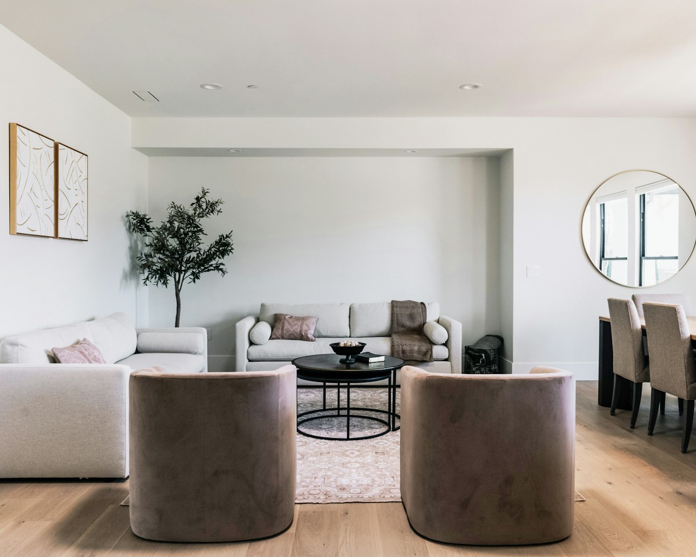 Bright, neutral living room with modern furniture